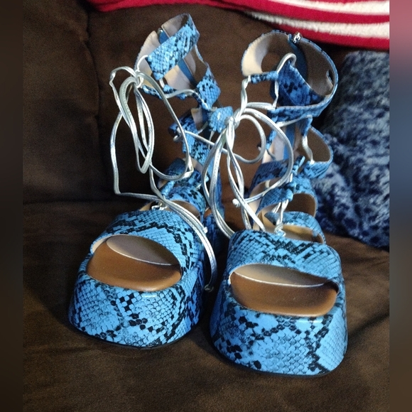 Blue Snakeskin Lace-Up Wedge Sandals - Picture 4 of 11